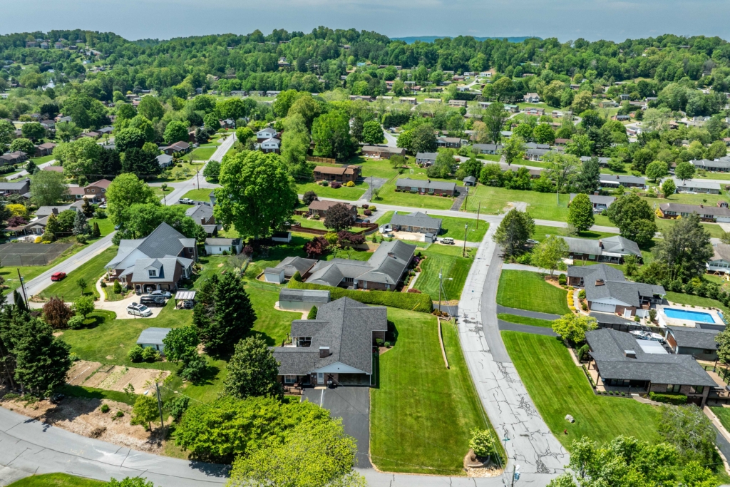 408 Garmon Dr (11 of 83)