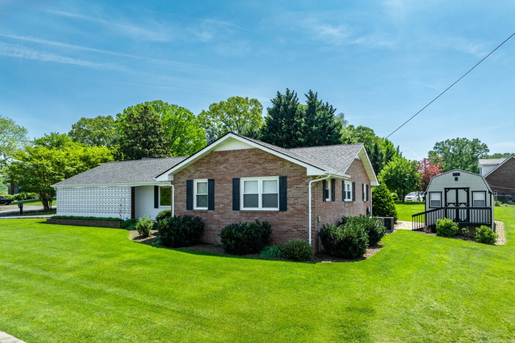 408 Garmon Dr (15 of 83)
