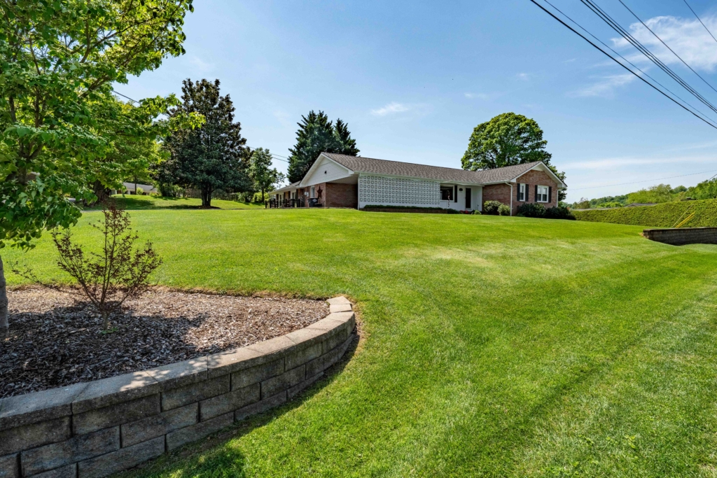 408 Garmon Dr (23 of 83)