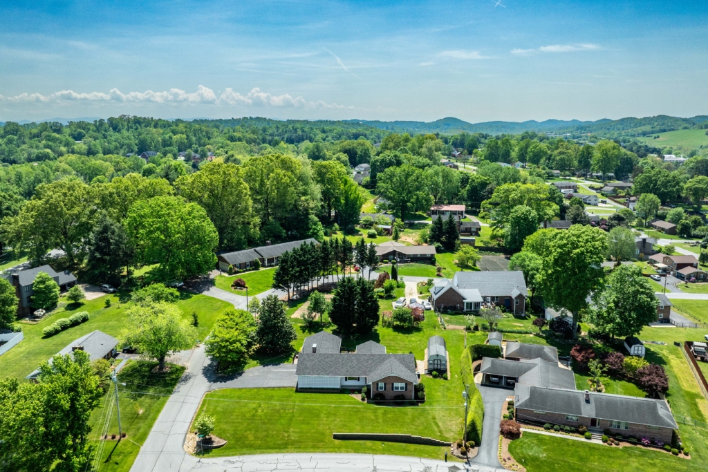 408 Garmon Dr (4 of 83)