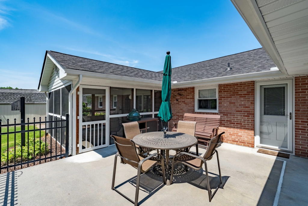 408 Garmon Dr (40 of 83)