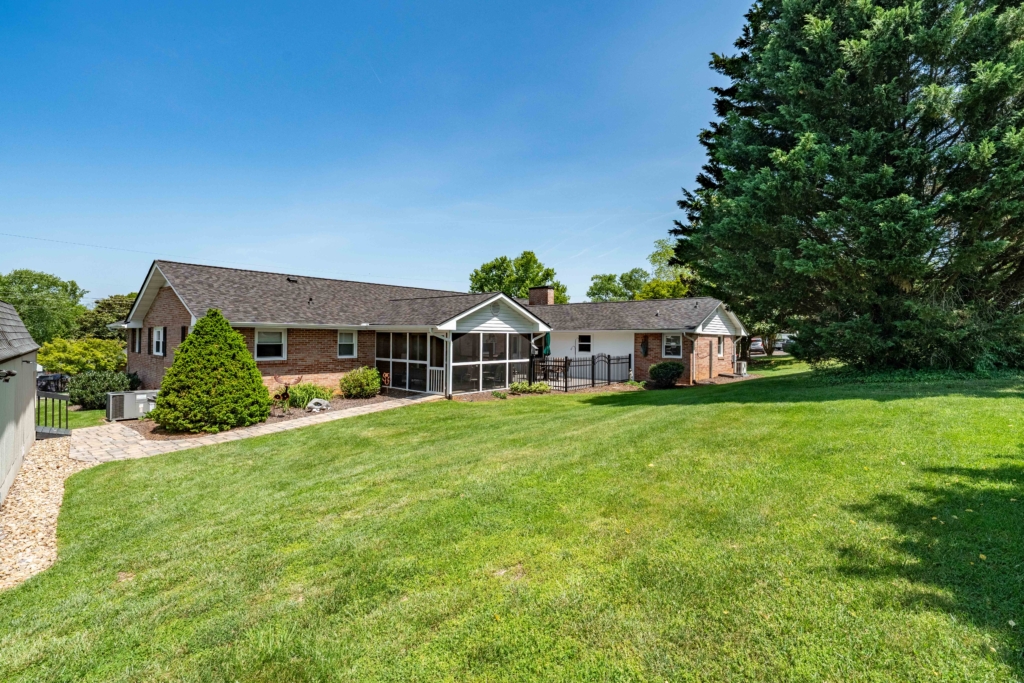 408 Garmon Dr (44 of 83)